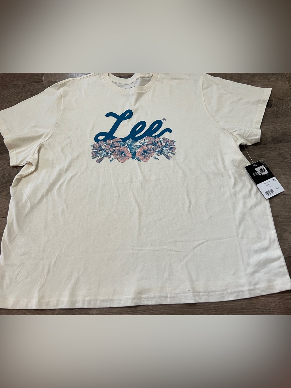 Lee Women’s Graphic T-shirt Size 2X New